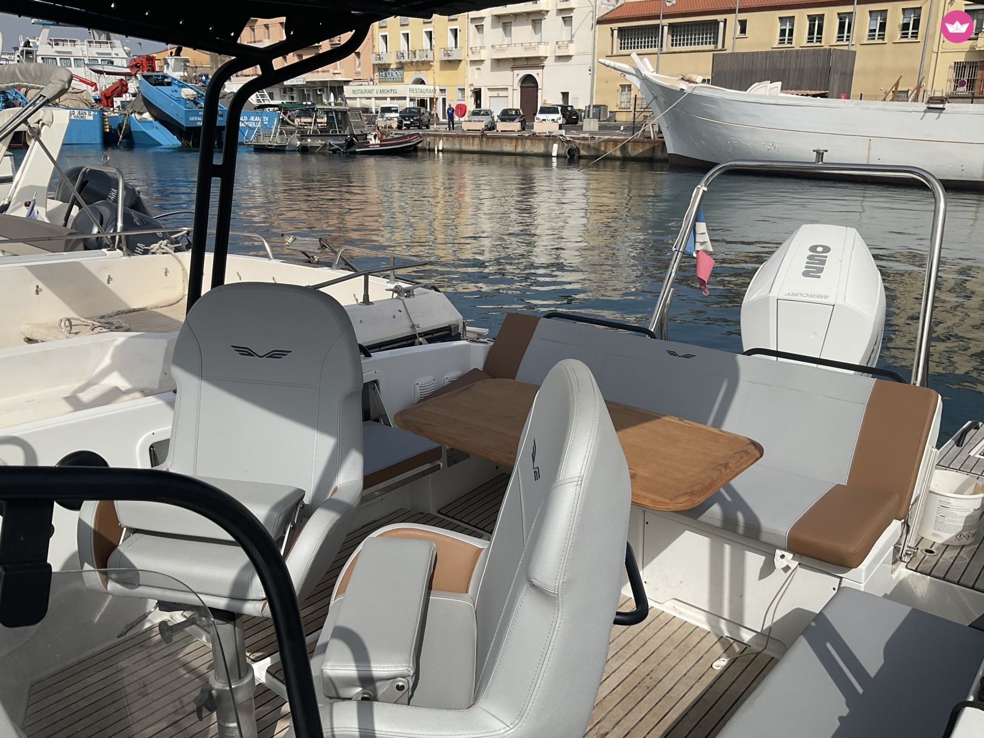 Bateau à moteur Beneteau Flyer8 250cv 7