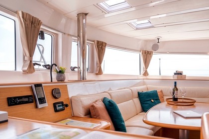Verhuur Catamaran Lagoon Lagoon 421 Ponza