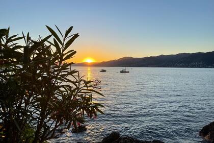 530m dinghy (rib boat) rental without a license