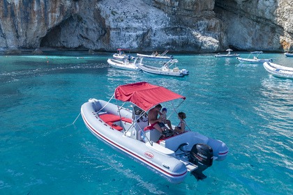 Miete Boot ohne Führerschein  CNC 600 40 cv Cala Gonone