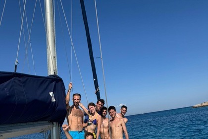 Rent the Dromor Apollo 12 Sailboat in Athens!