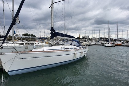 Hire Sailboat Bavaria Bavaria 36 cruiser Granville