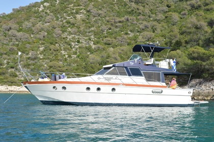 Charter Motorboat Posillipo Martinica 42TS Isthmia
