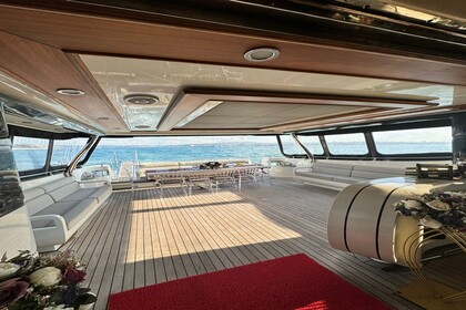 Bosphorus Yacht Tour: A Voyage Through Istanbul's Majesty