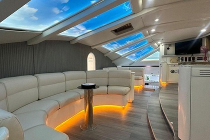 Increíble catamarán en alquiler para conocer las playas de La Romana