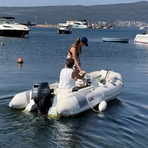 Tivat RIB Avon Seasport 360 alt tag text