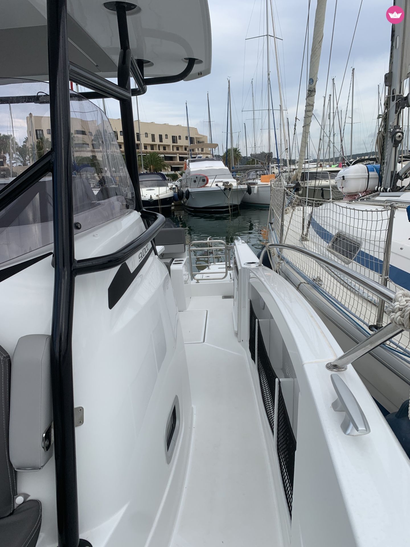 Bateau à moteur Jeanneau Cap Camarat 9CC 400cv 6