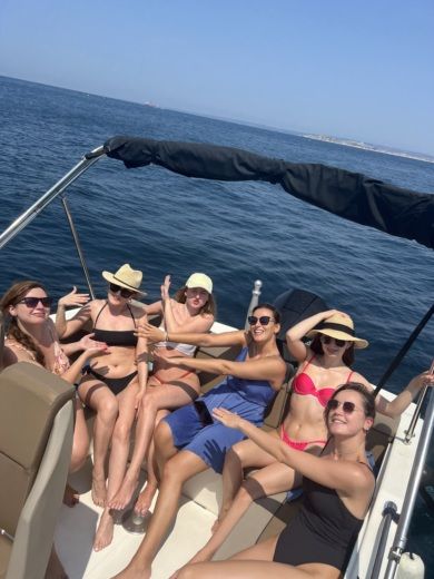 Marseille Motorboat Quicksilver Activ 755 Sundeck alt tag text