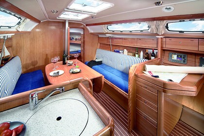 Hyra båt Segelbåt Bavaria Yachtbau Bavaria 39 Cruiser Lidingö
