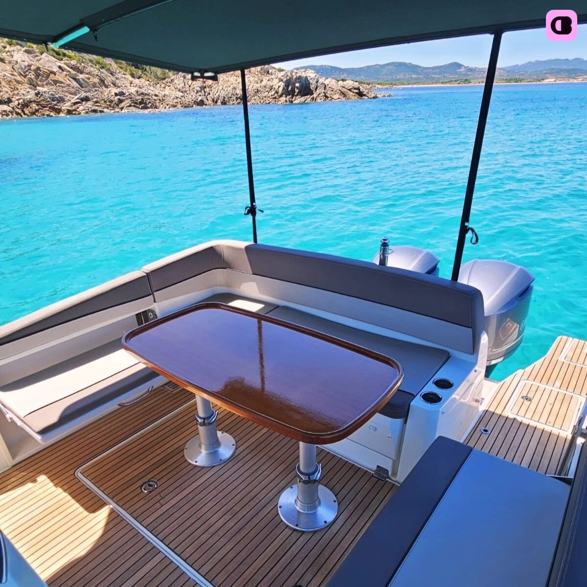 Bateau à moteur Jeanneau Cap Camarat 10.5 Wa 600cv 6