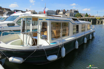 Rental Houseboat JEANNEAU Eau Claire 1130 Sablé-sur-Sarthe