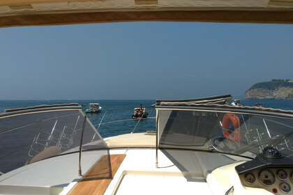 Cranchi Z35 splendida imbarcazione full optional per giornate magnifiche nel golfo di Napoli e le sue isole