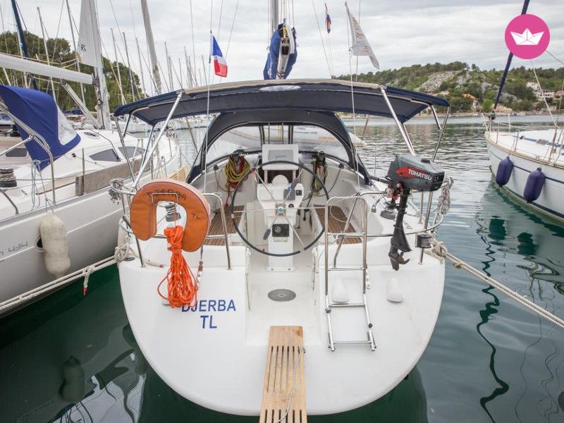 Charter sailboat in Zaton  