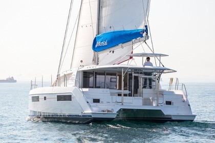 Hire Catamaran  Sunsail 404 Marigot