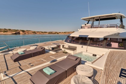 Christal Mio - Fountaine Pajot Power 67