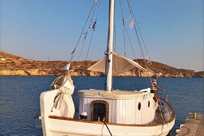 Traditional Greek boat ‘kaiki’