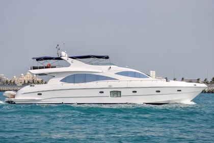 Czarter Jacht motorowy Gulf Craft Yacht 88ft Dubaj