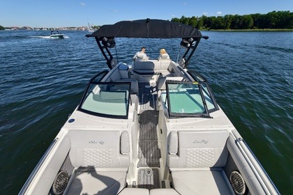 Verhuur Motorboot Sea Ray 290 SDX Mikołajki