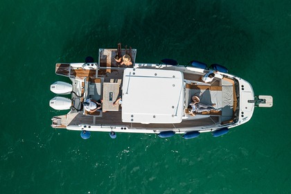 Charter Motorboat Beneteau Flyer 9 La Spezia