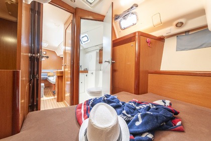 Private cruises in Halkidiki on a Beneteau 43