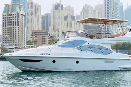 Hyra båt Motorbåt Azimut 45 Dubai