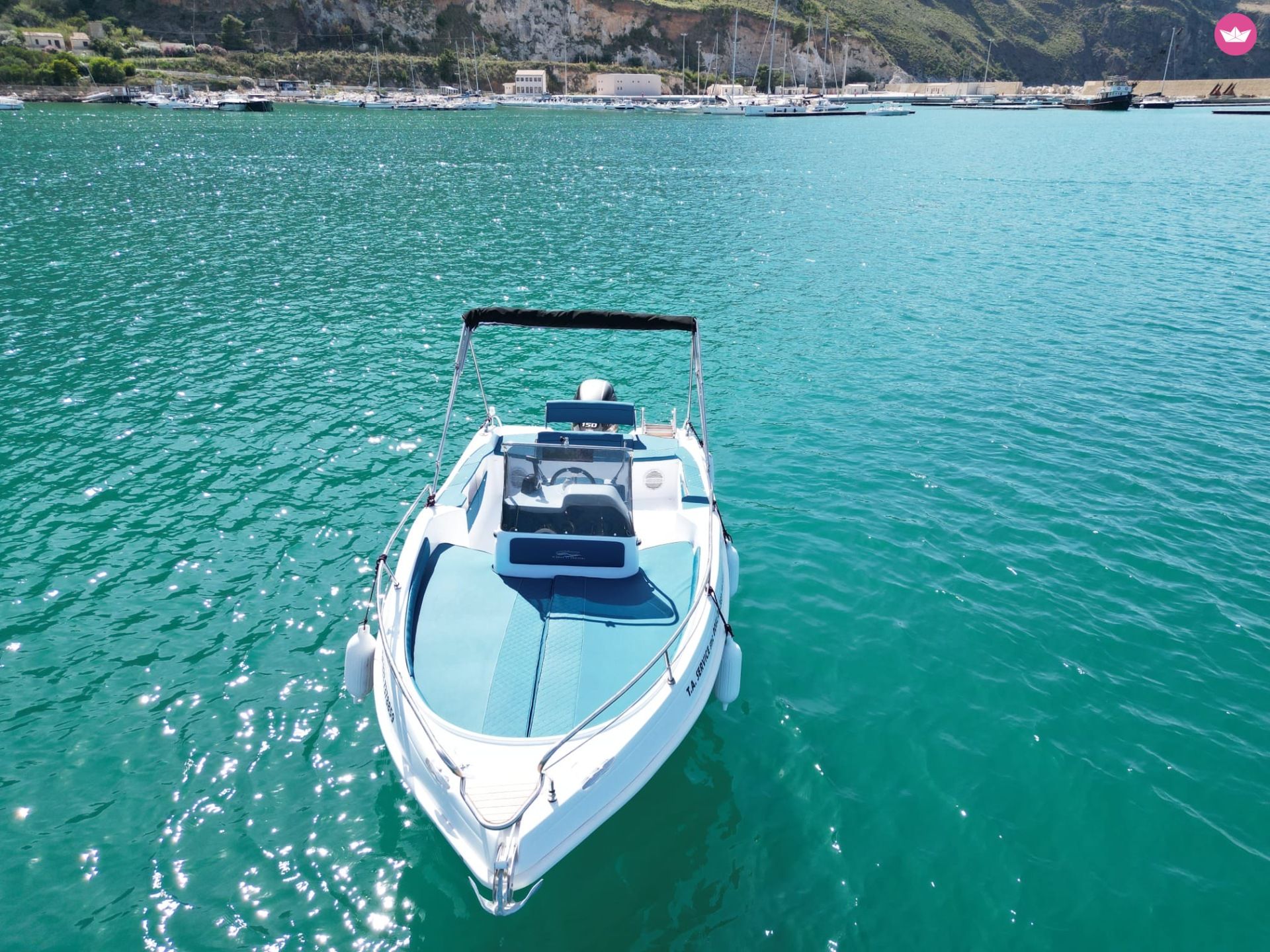 Bateau à moteur Blumax 23
