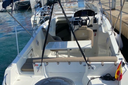 FAMILY BOAT IN FORMENTERA // PACIFCRAFT 700 SUN DAY