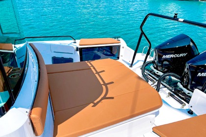 Axopar 37XC Cross Cabin