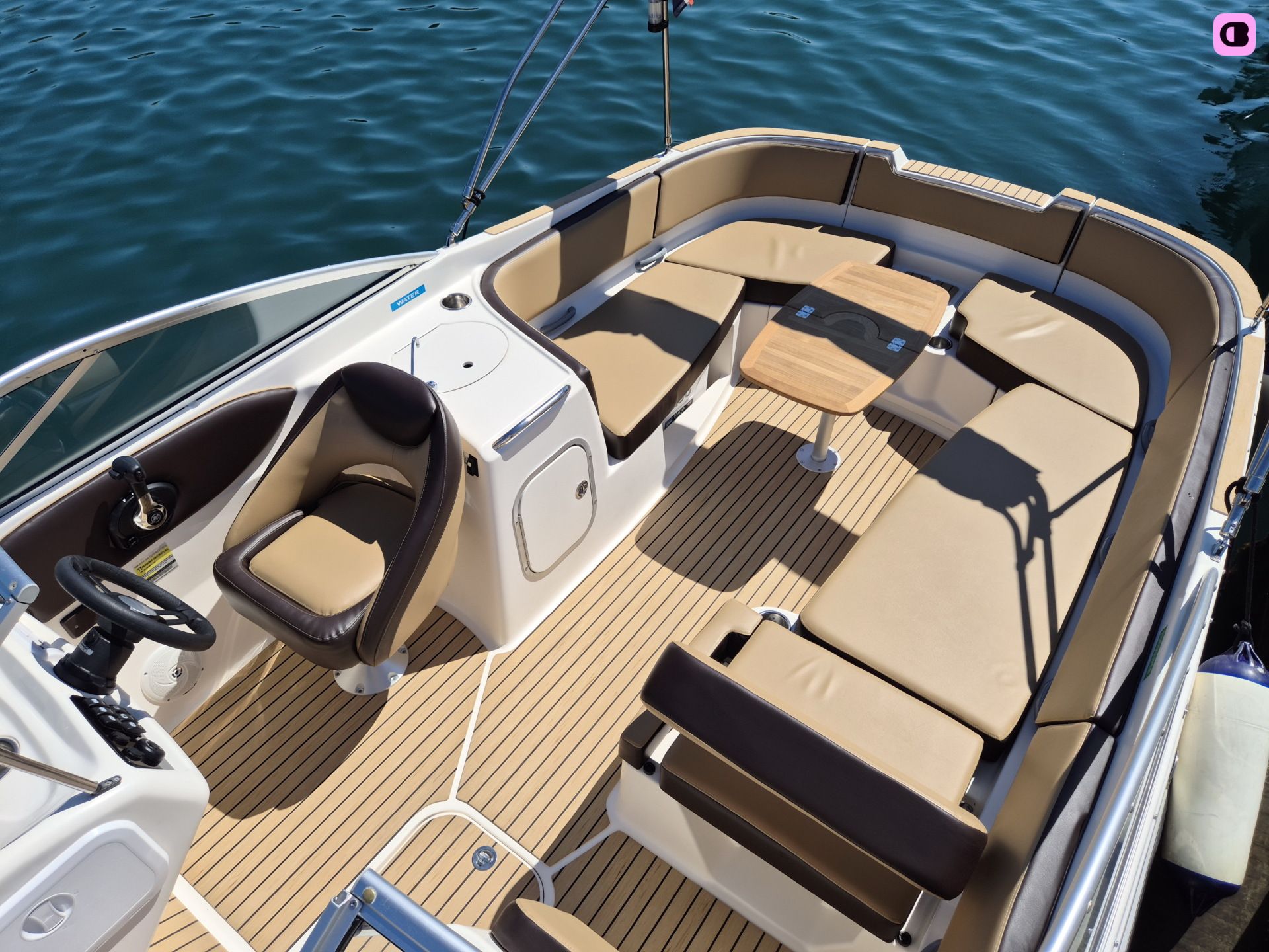 Bateau à moteur BAYLINER 249 SD 300cv 7