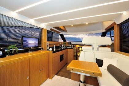 Verhuur Motorjacht Bavaria Yachtbau Bavaria Virtess 420 Fly Marina Lav