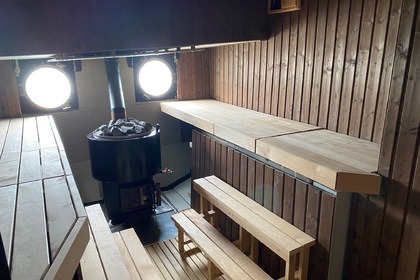 Lunch Box Steel ship with sauna and skipper