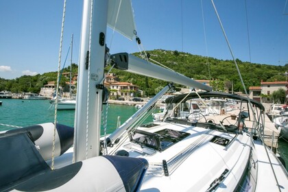 Bavaria Cruiser 37