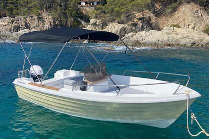 Boat without a license perfect to spend the day with family and friends