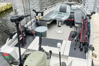 Welcome aboard my Qwest R450 fishing boat