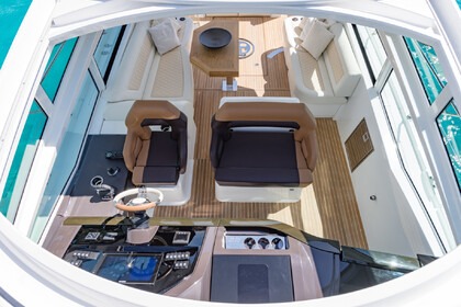 Beautiful Beneteau Gran Tourismo 46