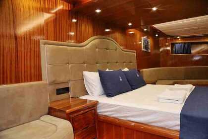 Ultra Luxury Comfortable Aegean Cruiser