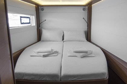 Lagoon 46 Golden Promise