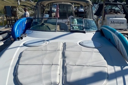 35FT Four Winns Yacht for charter cruises in Lake Ontario