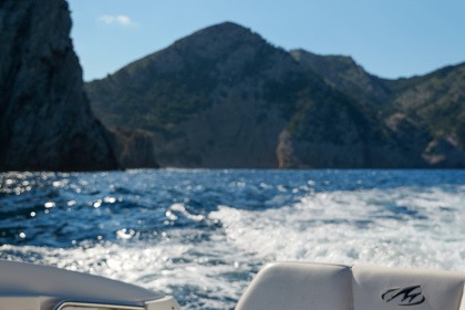 Stylisch übers Meer – Entdecke Mallorca mit der Monterey 264FS