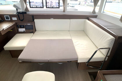Verhuur Catamaran LAGOON 40 Marina Frapa