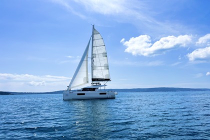 Charter Catamaran Lagoon-Bénéteau Lagoon 40 - 4 + 2 cab Kaštel Gomilica
