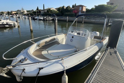 Rental Motorboat Jeanneau Cap Camarat 6.25 Hyères