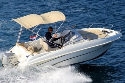 Noleggio Barca a motore BENETEAU FLYER 550 Trogir