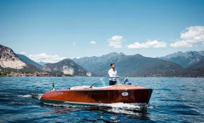 Location Bateau à moteur Riva Super Ariston Pallanza