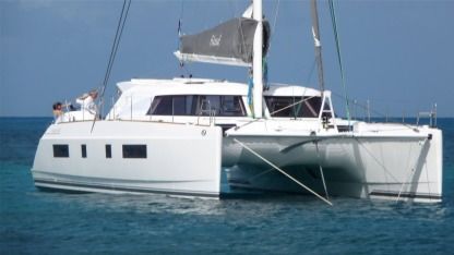 Rental Catamaran Nautitech 542 Hyères