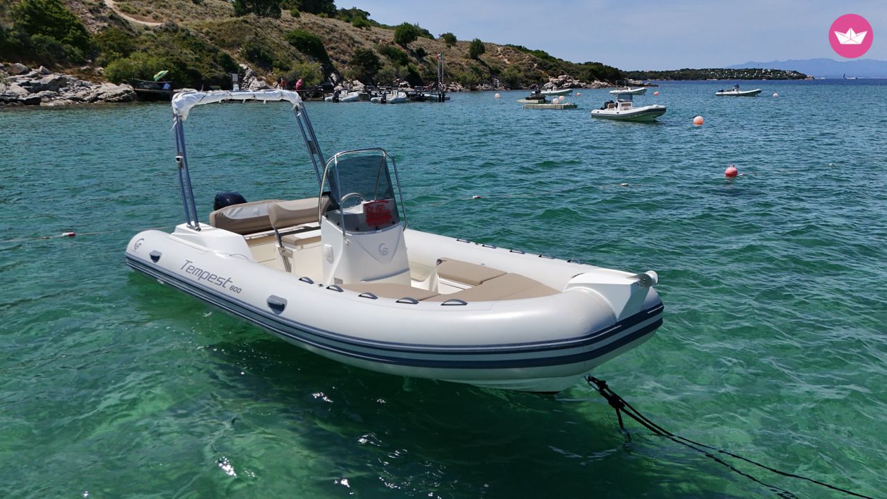Semi-rigide Capelli Capelli Tempest 600 40cv