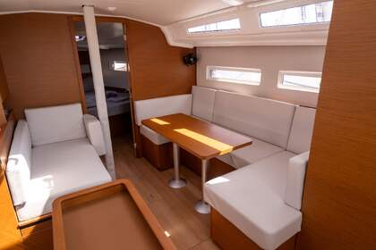 Location Voilier Jeanneau Sun Odyssey 410 - 3 cab. Saint-Mandrier-sur-Mer