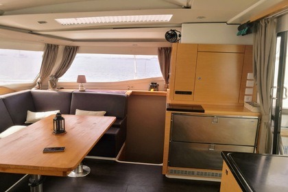 Catamarán "VITANBLUE" Helia 44.