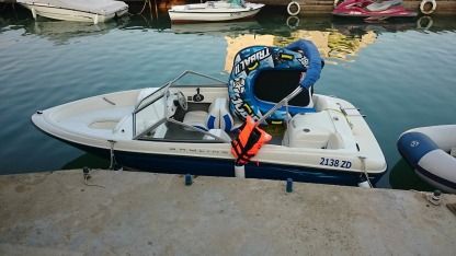 Аренда Моторное судно Bayliner 175 Нин