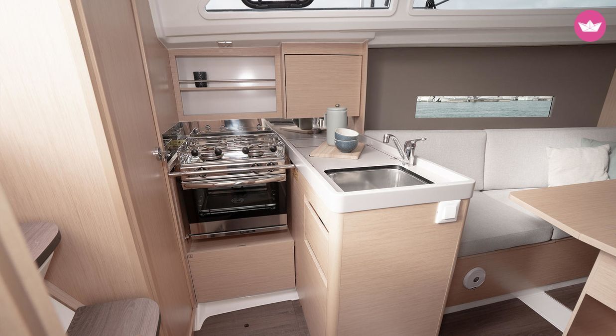 Voilier Moorings Oceanis 30.1 9m 3